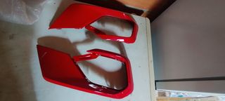 Embellecedores parachoques Ford Fiesta MK8 rojos