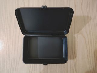 Scatola metallo nera portaoggetti