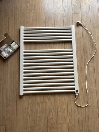 Toallero/Radiador eléctrico “Porcelanosa”