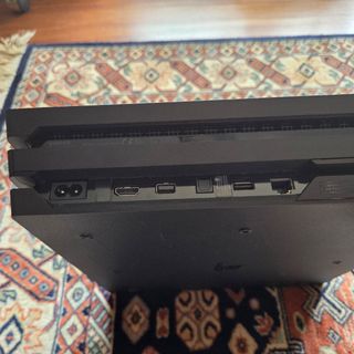 PS4 Pro 1TB CUH-7216B + Mando Original + Cascos
