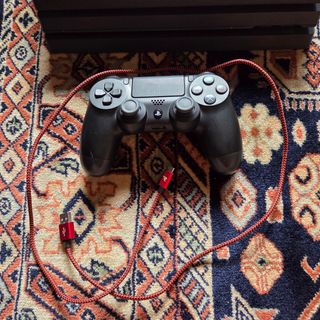 PS4 Pro 1TB CUH-7216B + Mando Original + Cascos