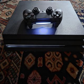 PS4 Pro 1TB CUH-7216B + Mando Original + Cascos