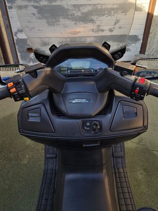 Suzuki Burgman 650 - 31.000km