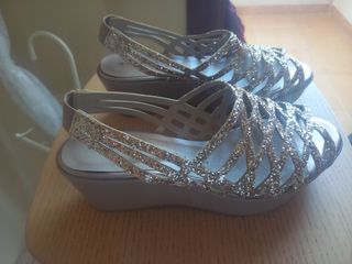 Sandalias Stephen Allen doradas talla 37