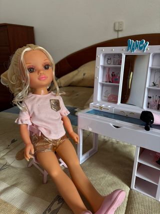 Nancy - tocador de juguete