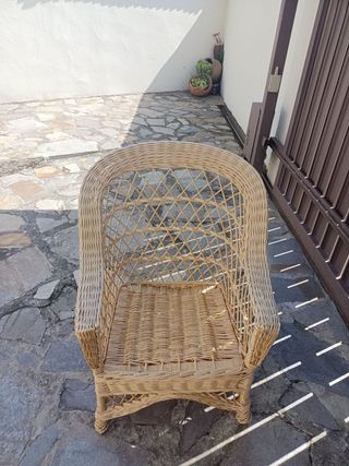 Sillón mimbre beige