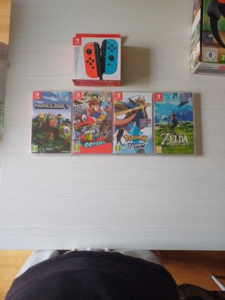 Nintendo Switch: 4 giochi + Joy-Con