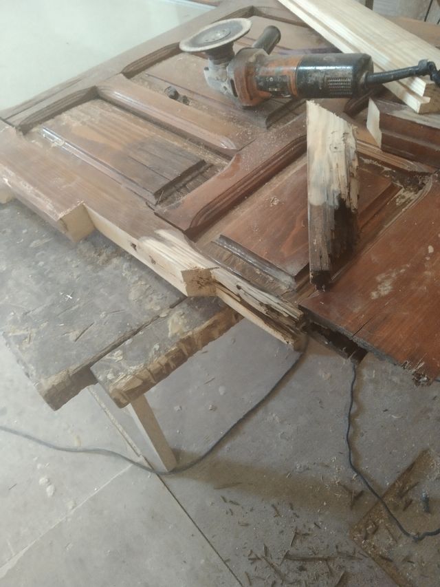 Hola restauramos todo tipo de puertas ventanas