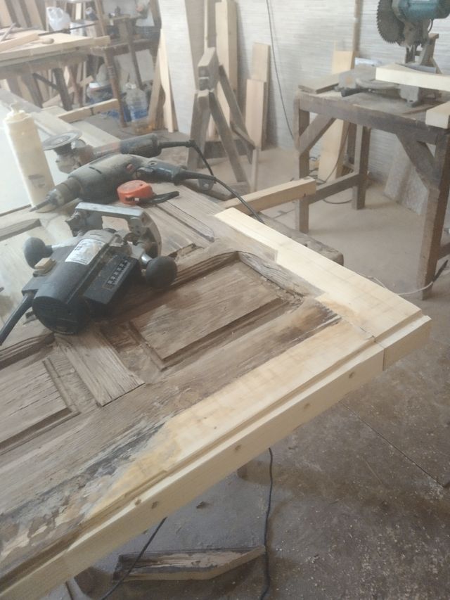 Hola restauramos todo tipo de puertas ventanas