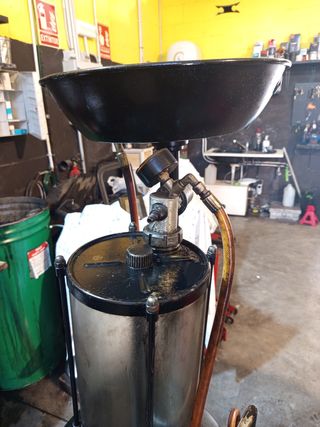 Extractor aceite coche usado
