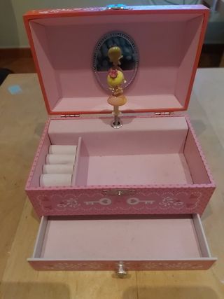 Joyero musical rosa y rojo