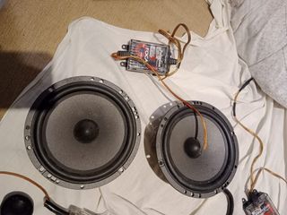 Equipo de sonido profesional para coche.muycuidado
