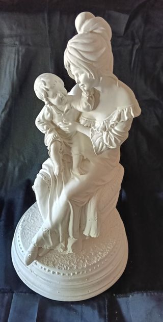 Figura Mujer Niño - Marmolina