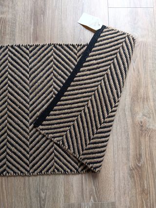 Alfombra yute negra y beige