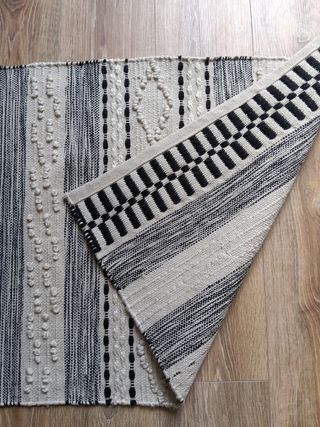 Alfombra algodón beige y negra