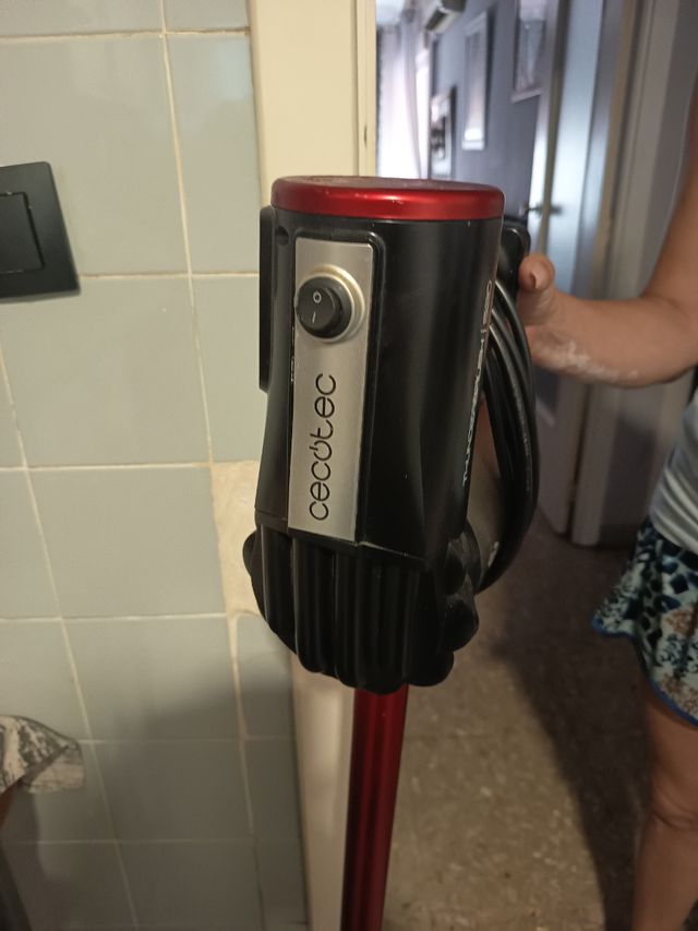 Aspirador Cecotec Conga - usado