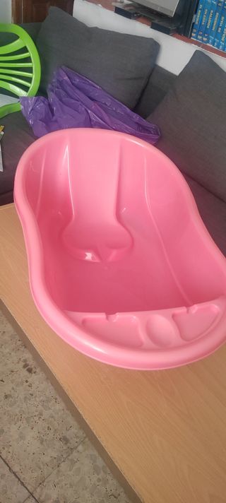 Bañera bebé rosa y sillita verde