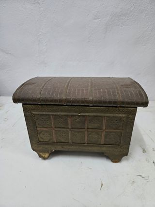 Cofre joyero antiguo dorado