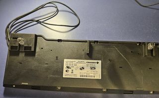 Teclado Cherry con lector tarjetas.