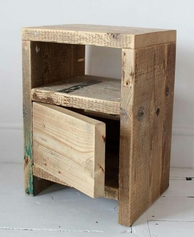 Mesita noche madera rústica