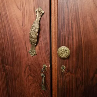 Armario antiguo de madera - vintage. Tres cuerpos