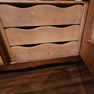 Armario antiguo de madera - vintage. Tres cuerpos