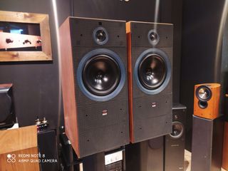 Altavoces B&W modelo MATRIX 2