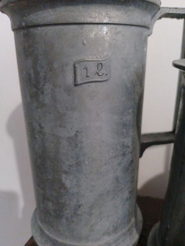 Antiche caraffe dosatrici: 7 pezzi