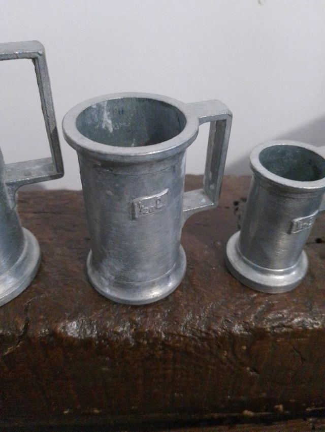 Antiche caraffe dosatrici: 7 pezzi