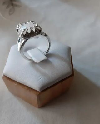 Anillo plateado opalina
