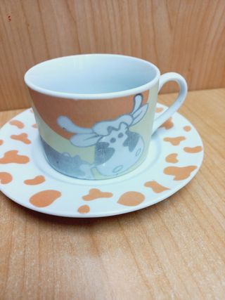 Taza y plato infantiles de porcelana