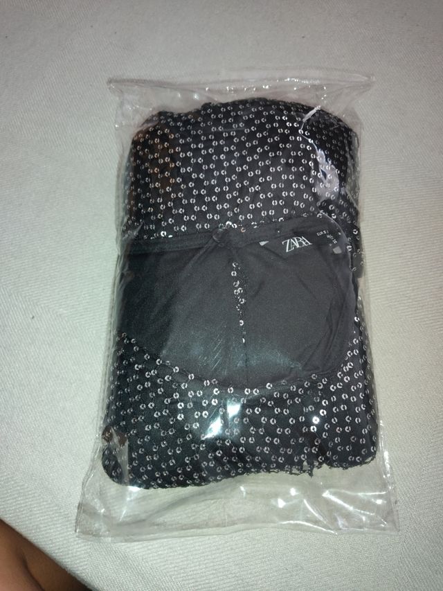 Vestido Negro de Lentejuelas Zara 