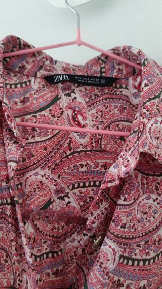 vestido estampado de Zara