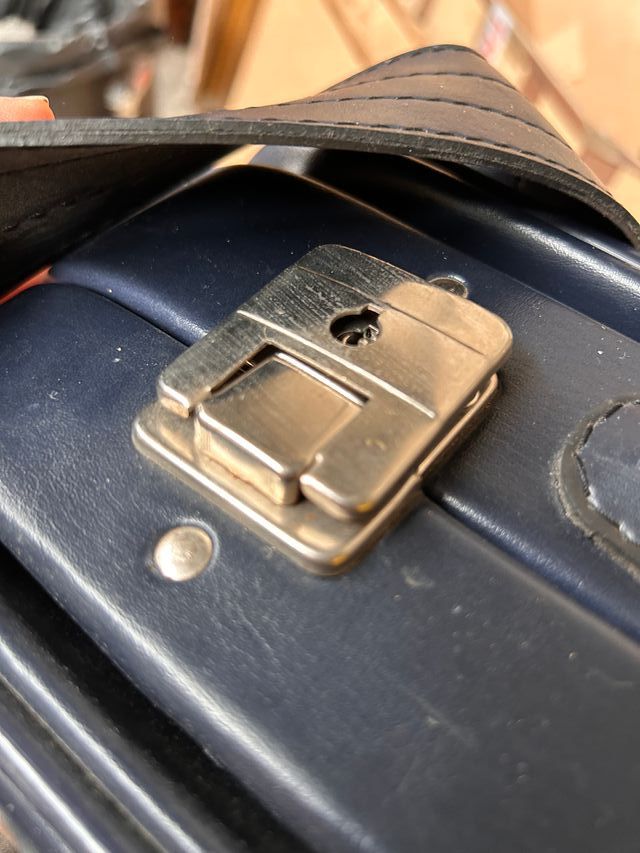 Maleta Azul Vintage Años 50/60