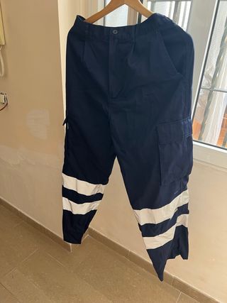 4 Pantalones trabajo reflectantes
talla 44 
