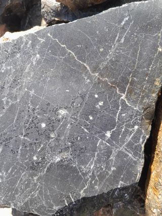 Piedras mármol negro 