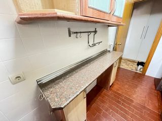 Mueble cocina: encimera de mdera simulando granito