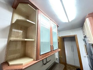 Mueble cocina: encimera de mdera simulando granito