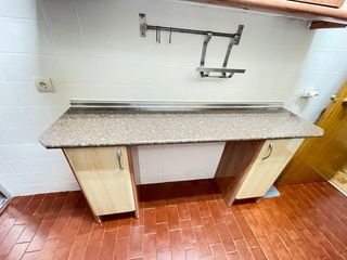 Mueble cocina: encimera de mdera simulando granito
