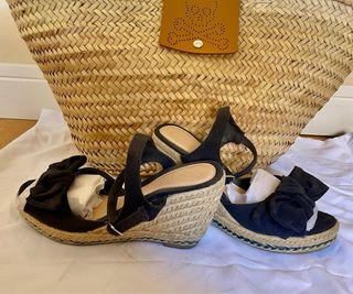 Cuñas negras Sfera c/lazo-talla 36