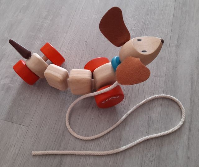 Juguete cachorro arrastre de madera