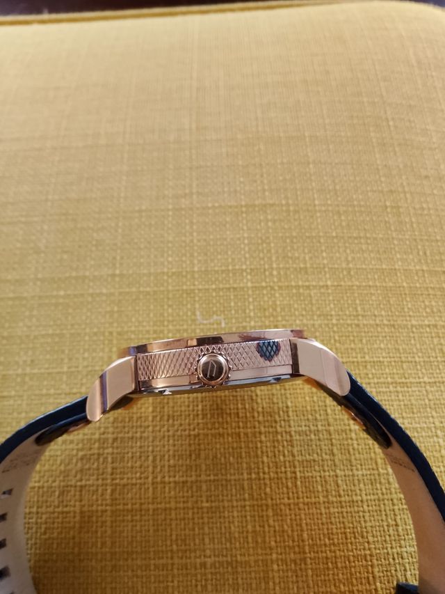 Reloj Diesel - correa negra, dorado