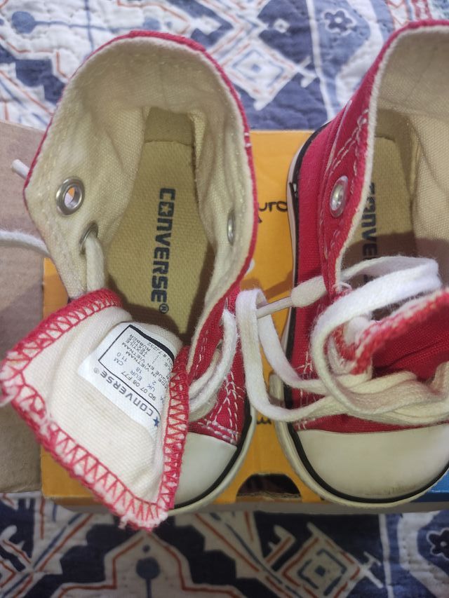 Zapatillas Converse rojas bebé