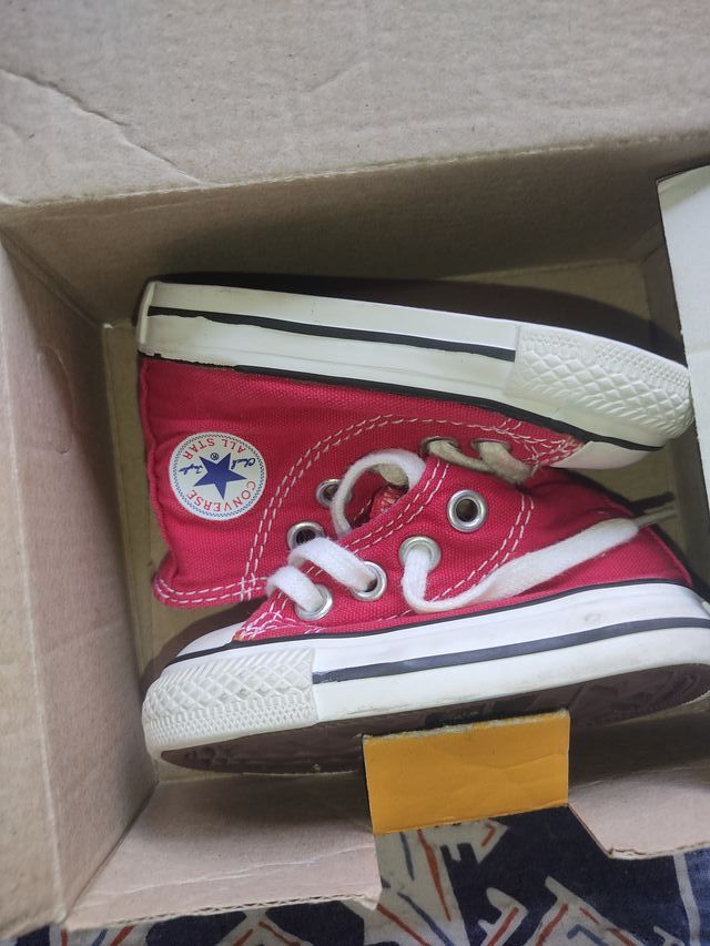 Zapatillas Converse rojas bebé