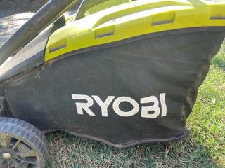 Cortacésped Ryobi eléctrico,