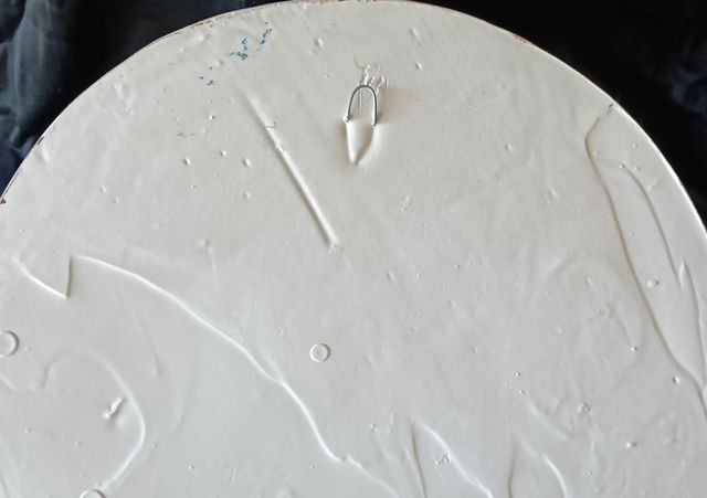 Prato de parede de gesso pintado à mão