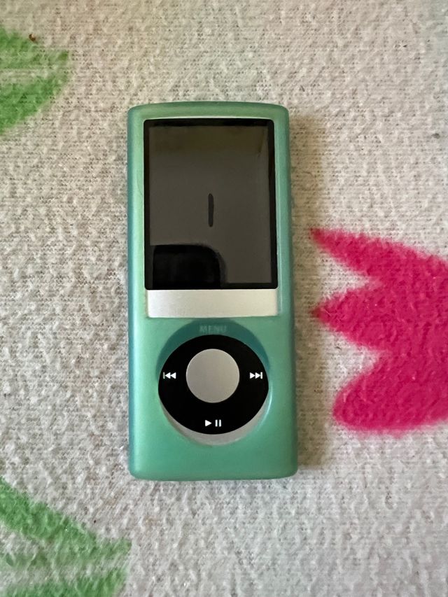 iPod Nano azul con funda