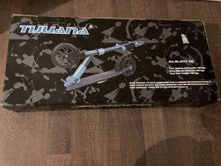 Patinete Tijuana City 180 con su caja