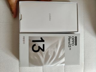 OPPOReno13 5G - Smartphone plateado