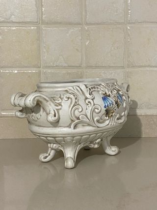Vaso antico in porcellana